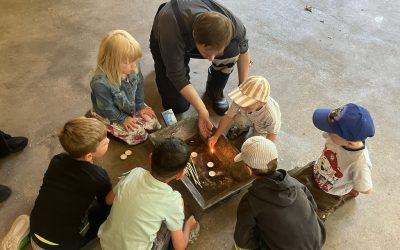 Kindergarten Insel besucht die Feuerwehr